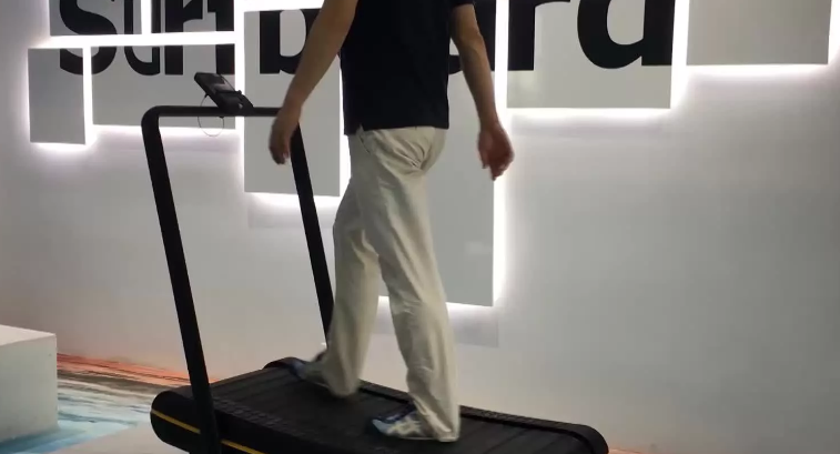 what is a manual treadmill 