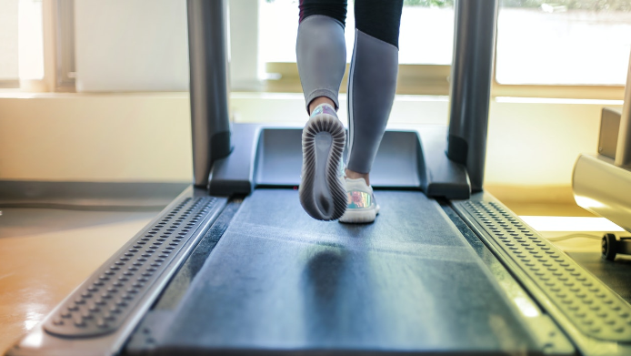 what is a manual treadmill